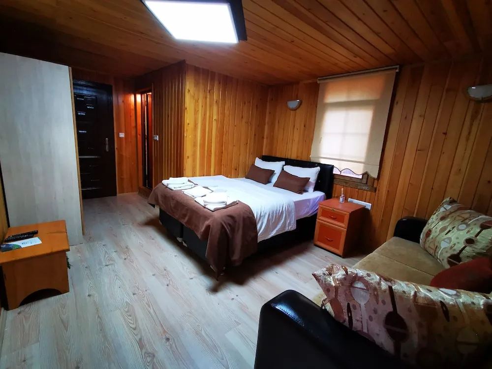 Standard Tek Büyük Yataklı Oda