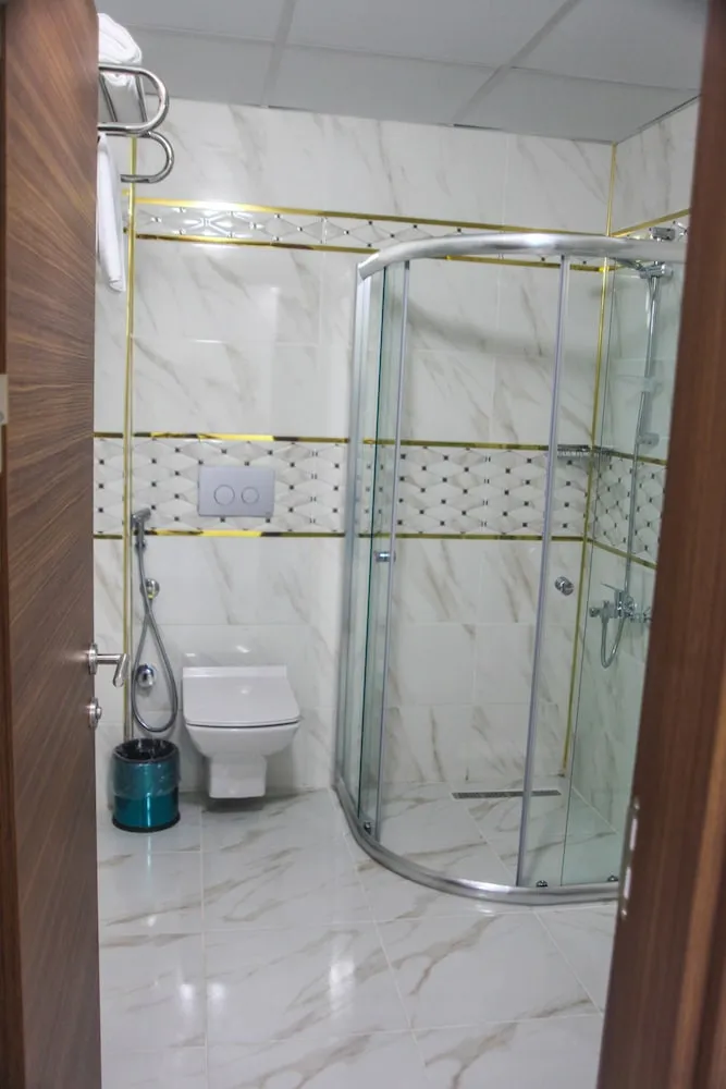 Deluxe Tek Büyük veya İki Ayrı Yataklı Oda, Balkon, Nehir Manzaralı