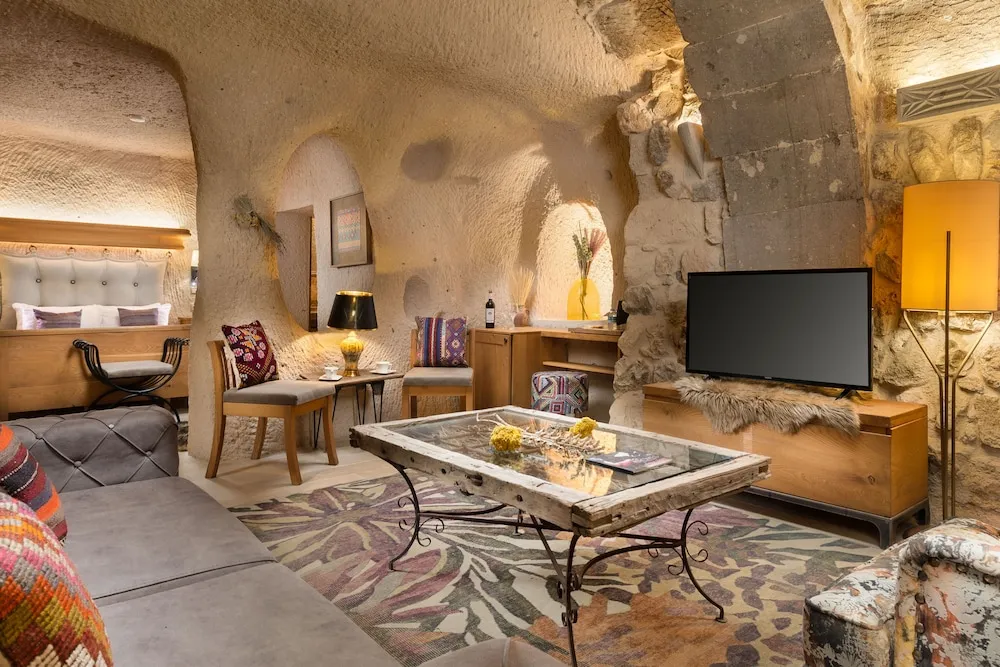 Paul Lucas Superior Suite