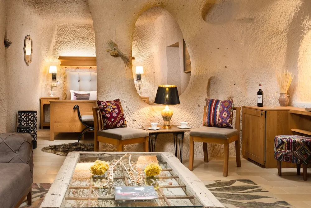 Paul Lucas Superior Suite