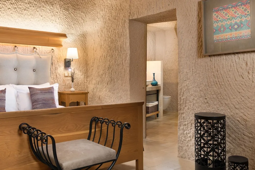 Paul Lucas Superior Suite