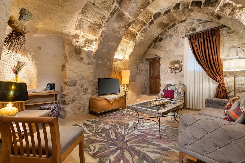 Paul Lucas Superior Suite