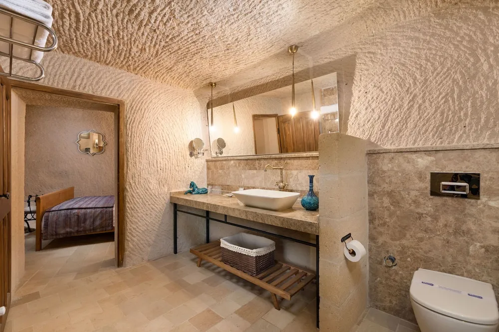 Paul Lucas Superior Suite