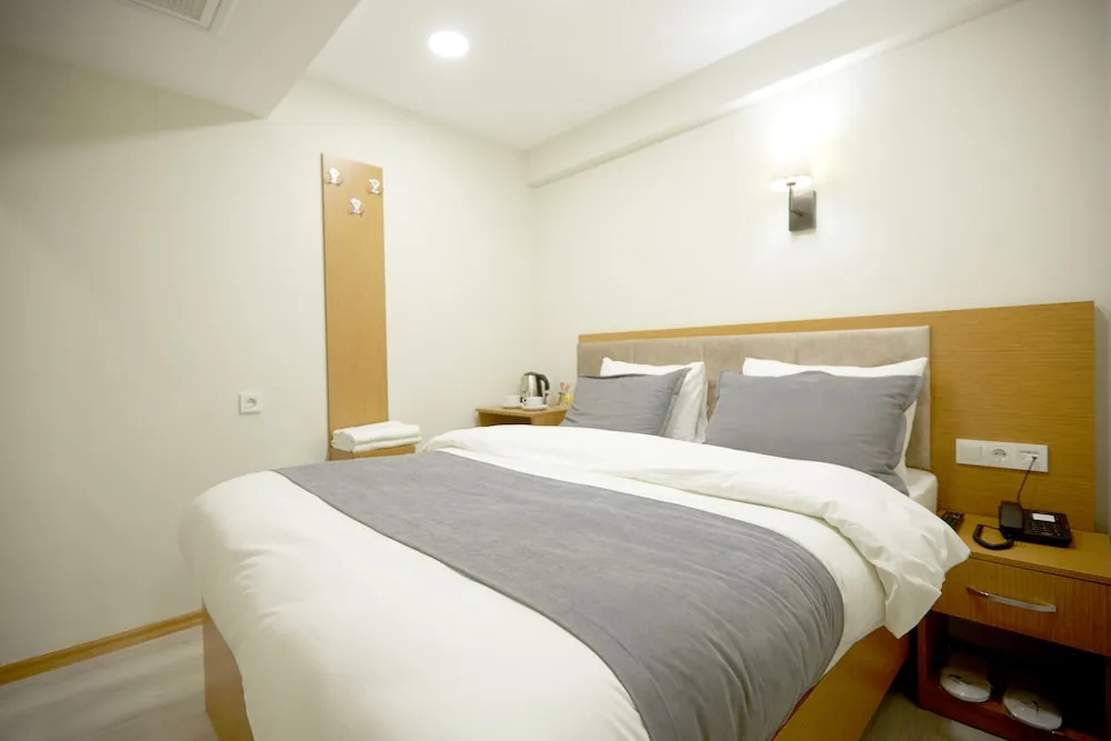 Standard Dört Kişilik Oda, Şehir Manzaralı