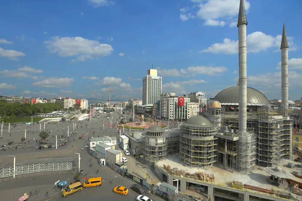 Superior Tek Büyük veya İki Ayrı Yataklı Oda