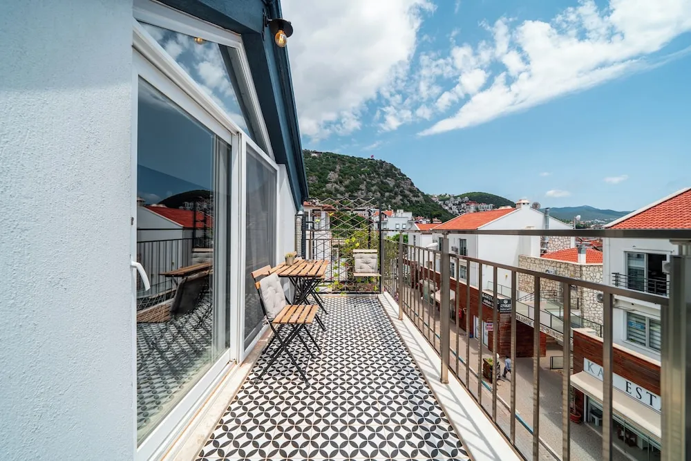 Standard Stüdyo Süit, Kısmi Deniz Manzaralı
