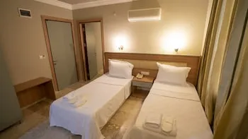Ebruli Otel Cunda