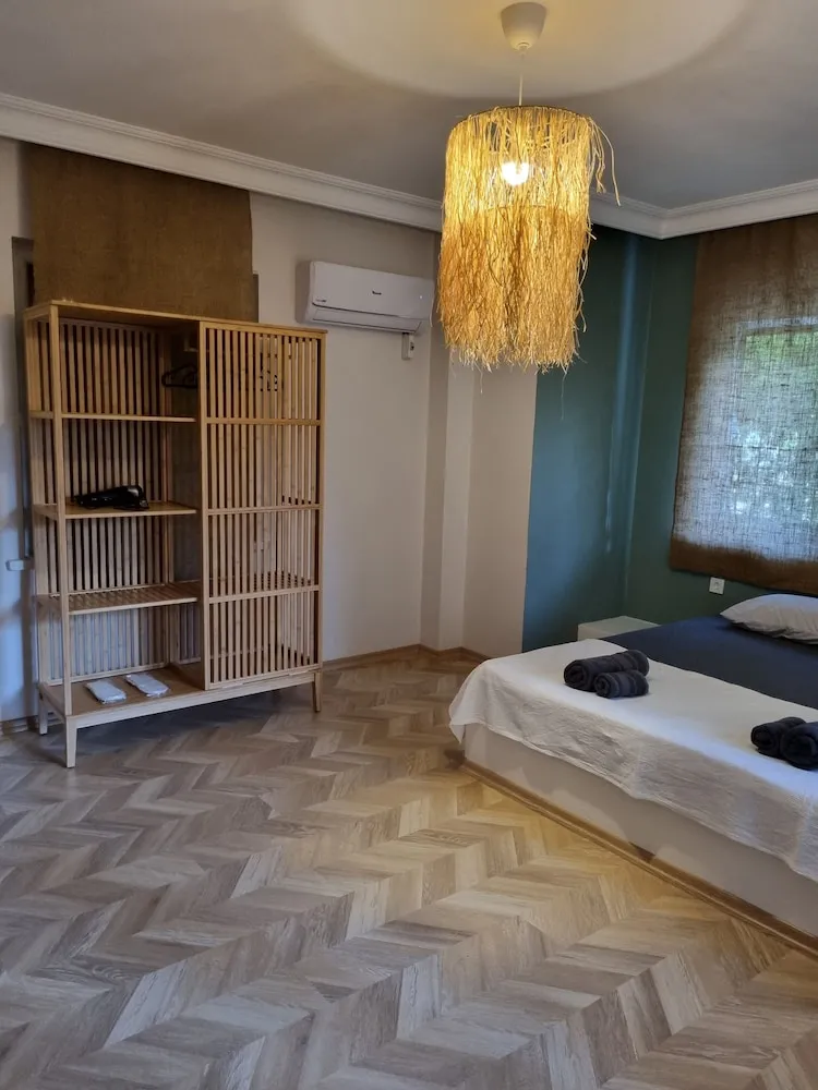 Comfort Tek Büyük Yataklı Oda, 1 Büyük (Queen) Boy Yatak, Veranda, Bahçe Manzaralı