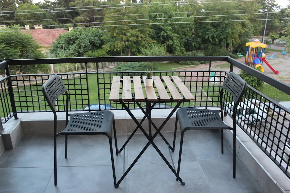 Standard Tek Büyük Yataklı Oda, 1 Büyük (Queen) Boy Yatak, Balkon, Bahçe Manzaralı
