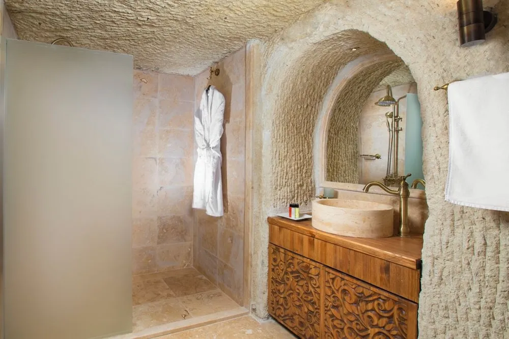 Deluxe Suite with Pool