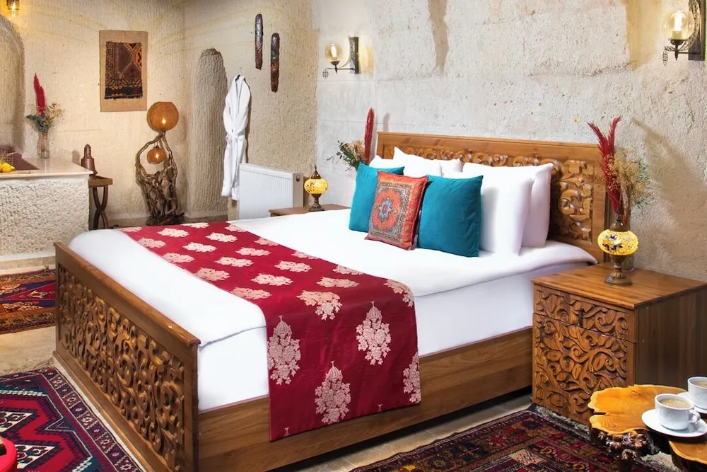 Deluxe Suite with Pool
