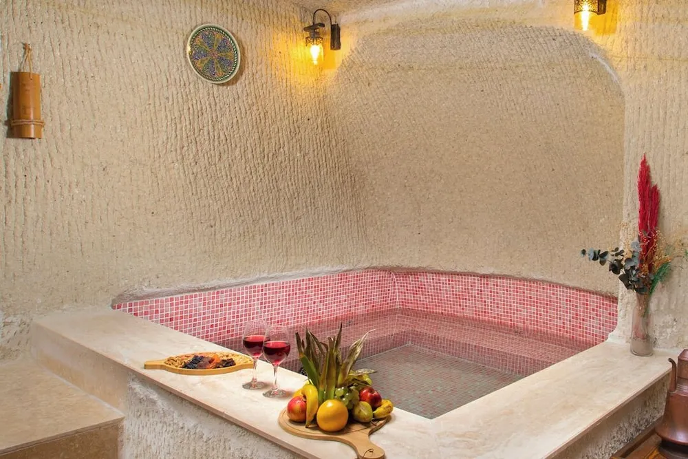 Deluxe Suite with Pool