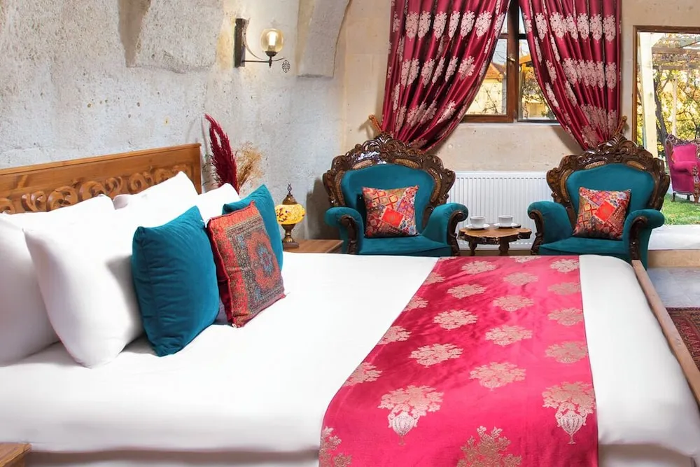 Deluxe Suite with Pool