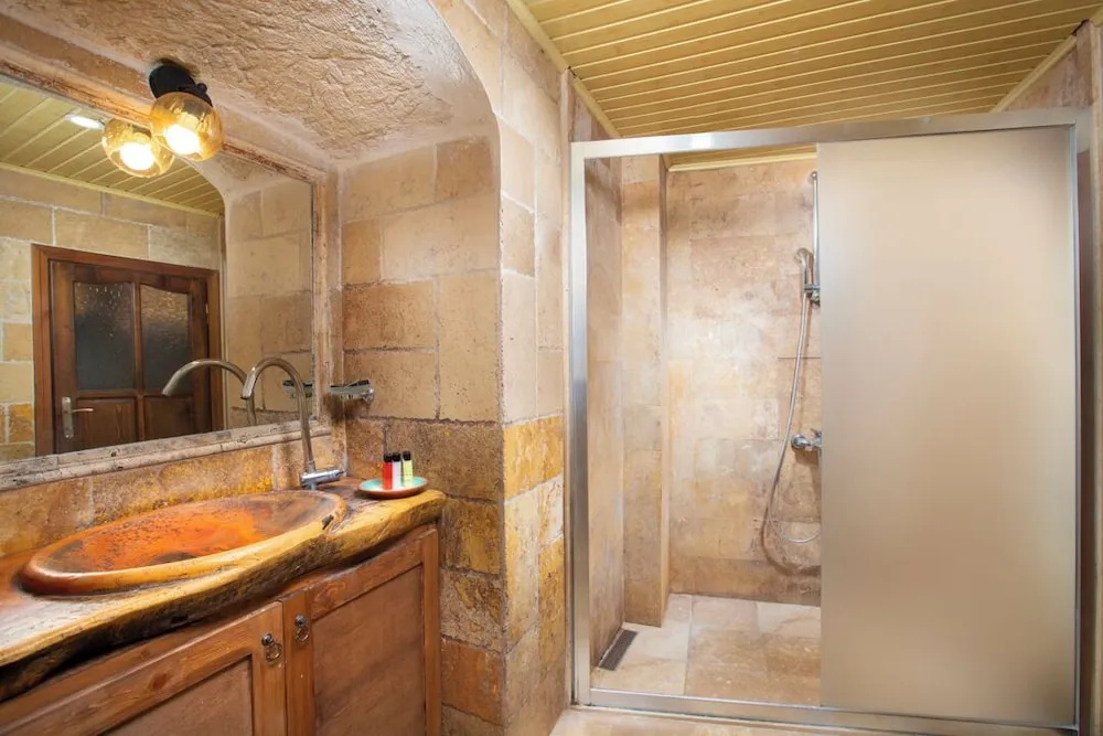 Deluxe Suite with Jacuzzi and Turkish Bath