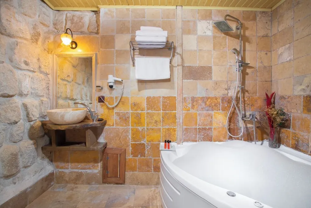 Deluxe Suite with Jacuzzi and Fireplace