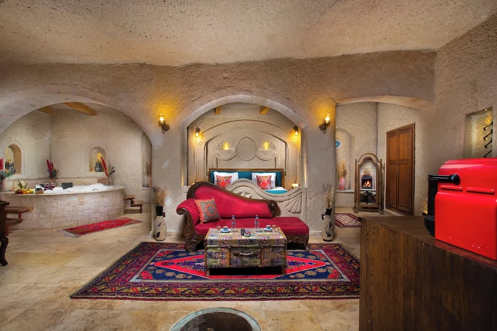 Royal Cave Suite