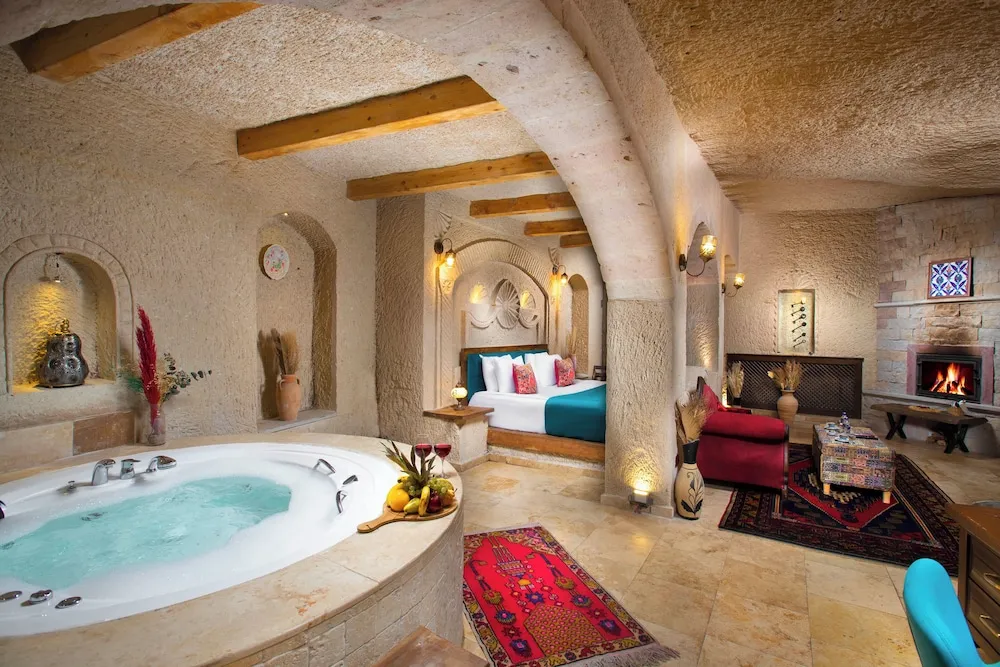 Royal Cave Suite