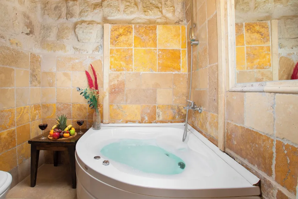Deluxe Room with Jacuzzi