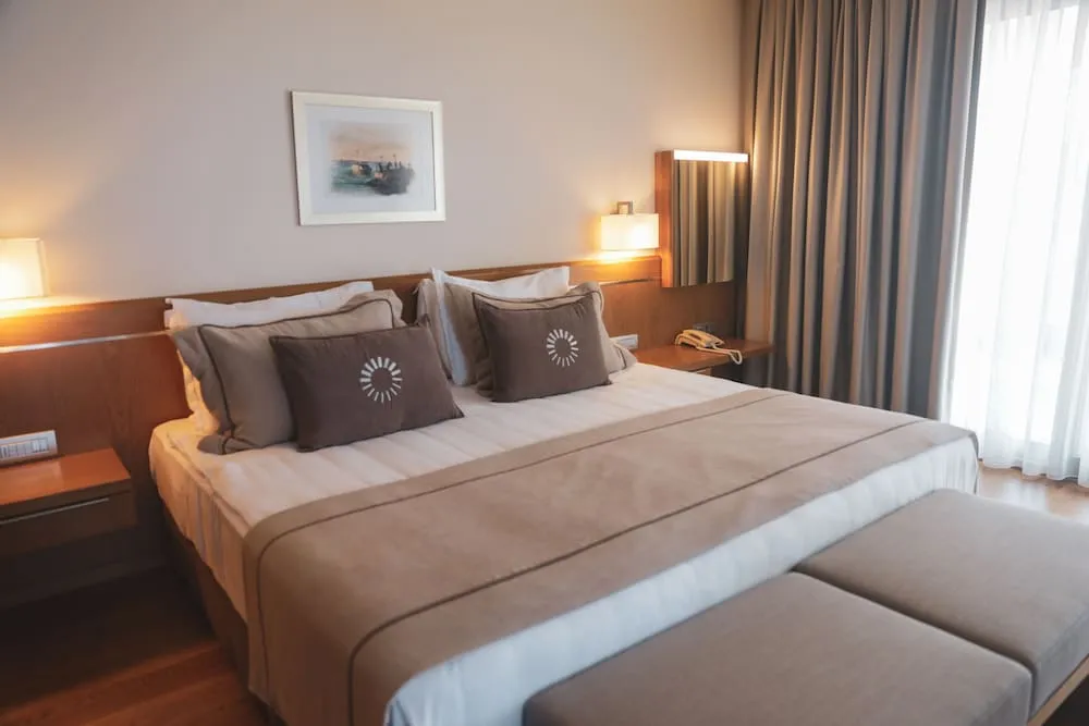 Deluxe Tek Büyük veya İki Ayrı Yataklı Oda, 1 Yatak Odası, Balkon, Deniz Manzaralı