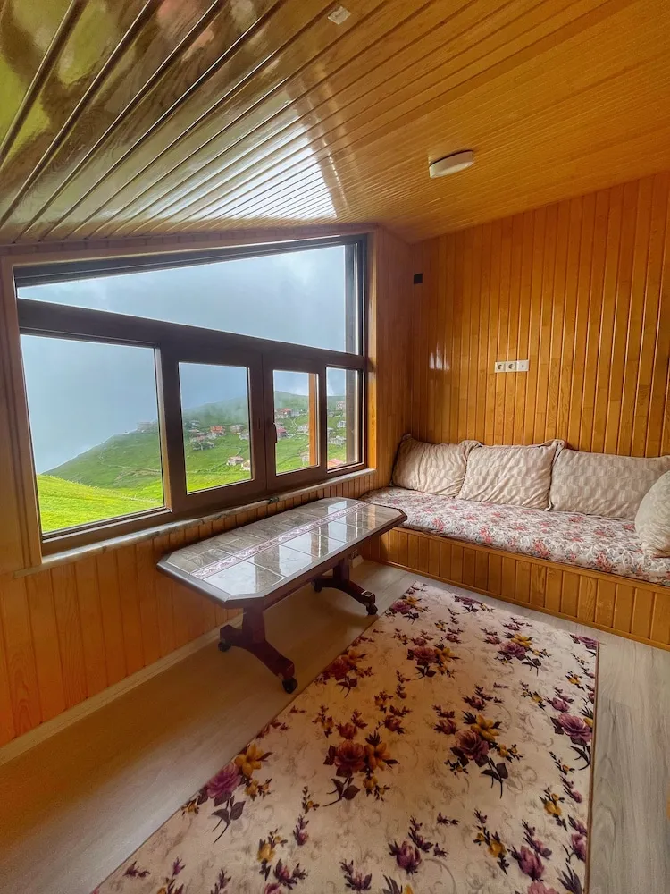 Superior Apart Daire, Dağ Manzaralı