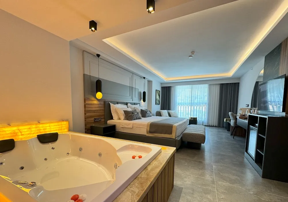 Deluxe Tek Büyük Yataklı Oda