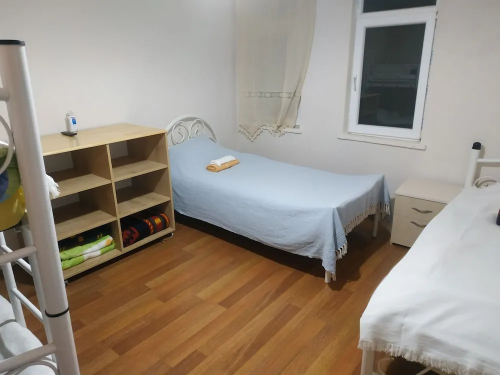 Basic Oda, Birden Çok Yatak, Sigara İçilmez, Kısmi Deniz Manzaralı