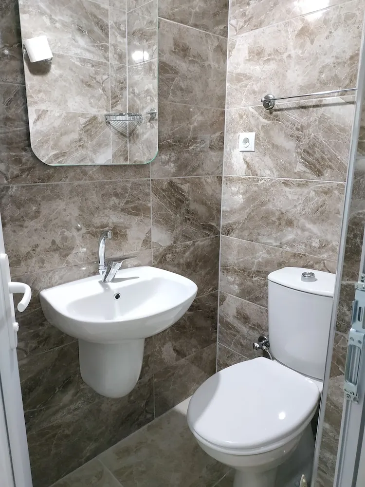 Basic Oda, Birden Çok Yatak, Sigara İçilmez, Kısmi Deniz Manzaralı