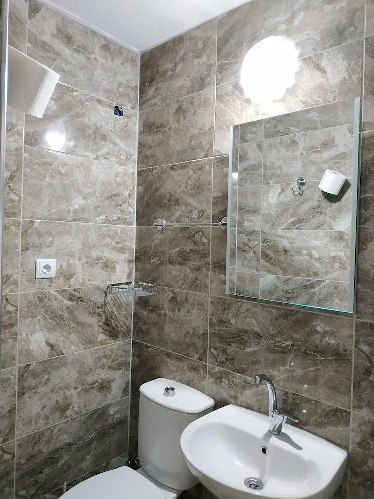 Basic Oda, Birden Çok Yatak, Sigara İçilmez, Kısmi Deniz Manzaralı