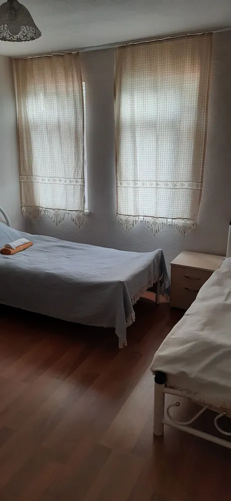 Basic Oda, Birden Çok Yatak, Sigara İçilmez, Kısmi Deniz Manzaralı