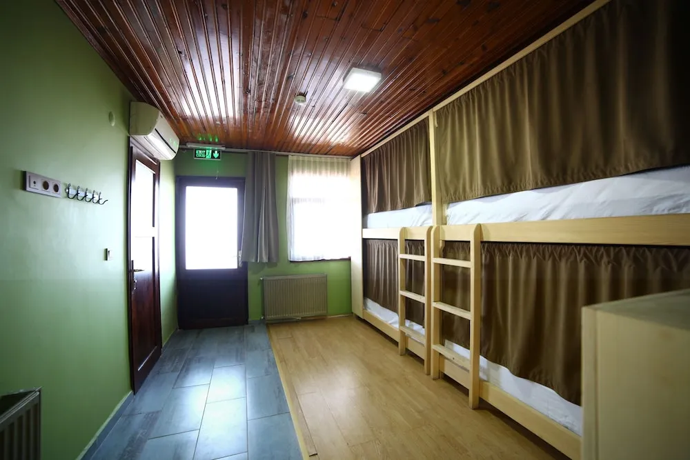 Deluxe Ortak Ranzalı Oda, Birden Çok Yatak, Kısmi Deniz Manzarası