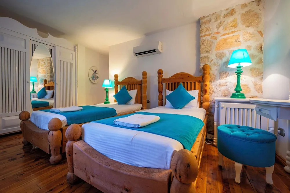 Comfort Tek Büyük veya İki Ayrı Yataklı Oda