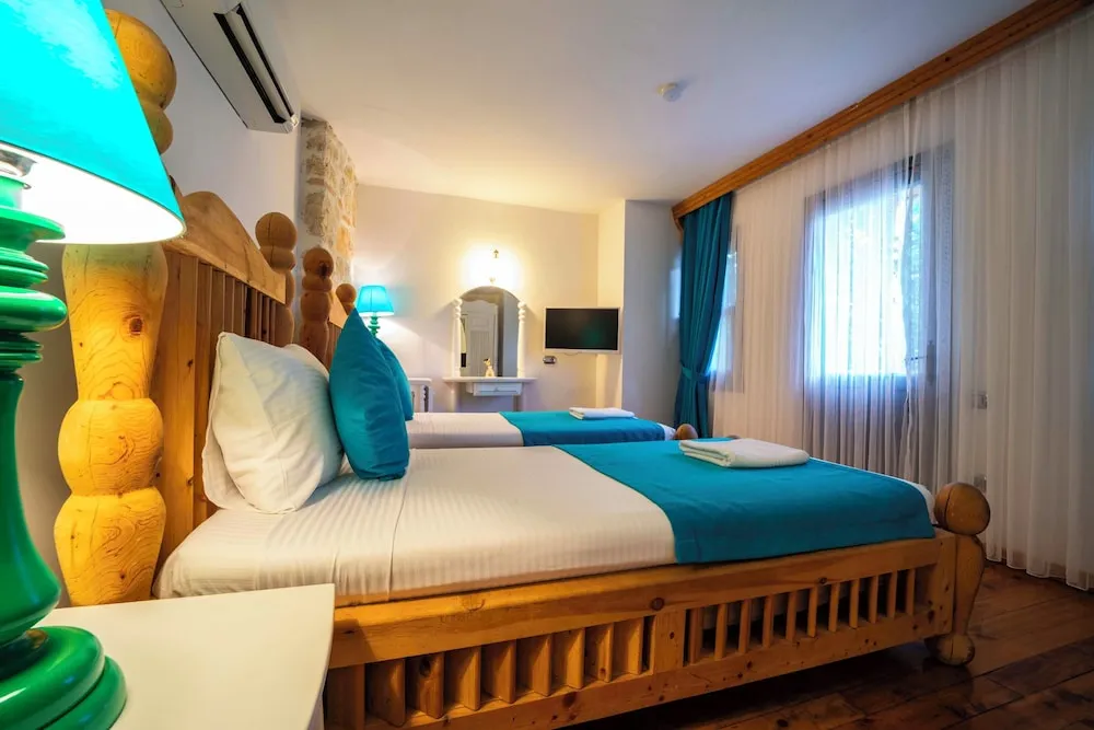 Comfort Tek Büyük veya İki Ayrı Yataklı Oda