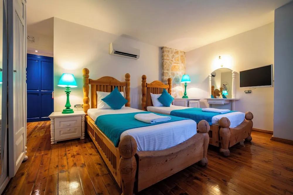 Comfort Tek Büyük veya İki Ayrı Yataklı Oda