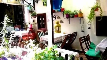 Antikhan Hotel