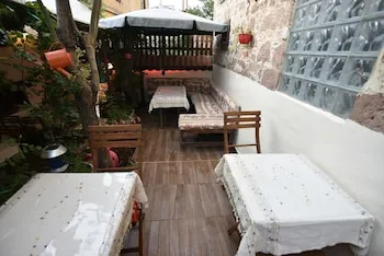 Antikhan Hotel