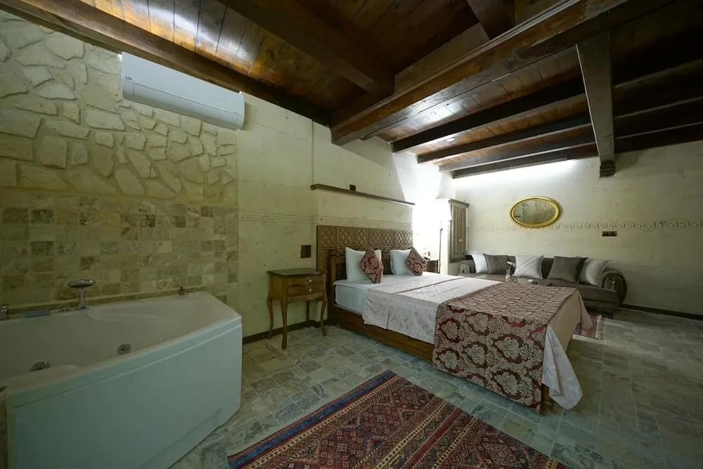 Honeymoon Üç Kişilik Oda