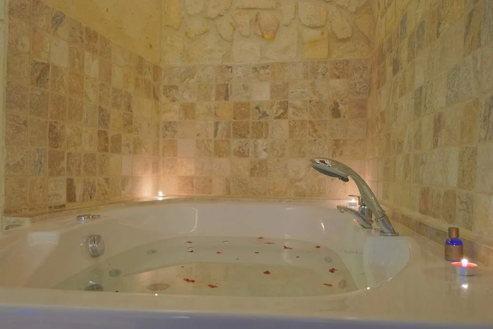 Honeymoon Üç Kişilik Oda