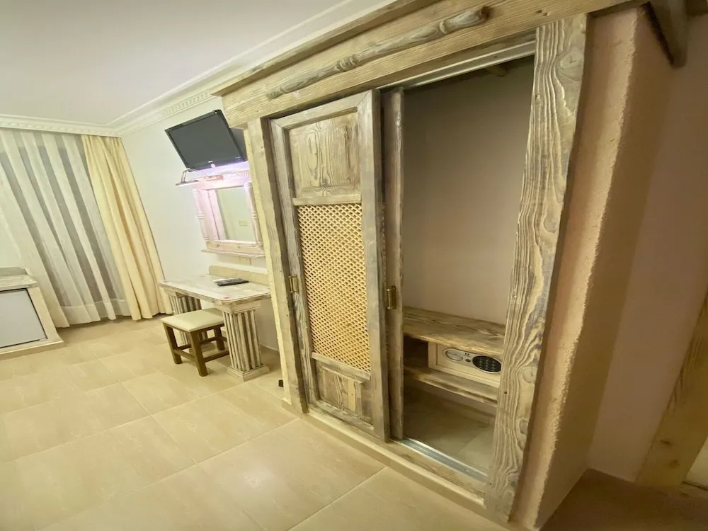 Standard Oda, Balkon, Kısmi Deniz Manzaralı
