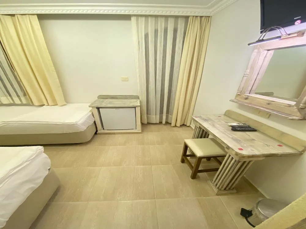 Standard Oda, Balkon, Kısmi Deniz Manzaralı
