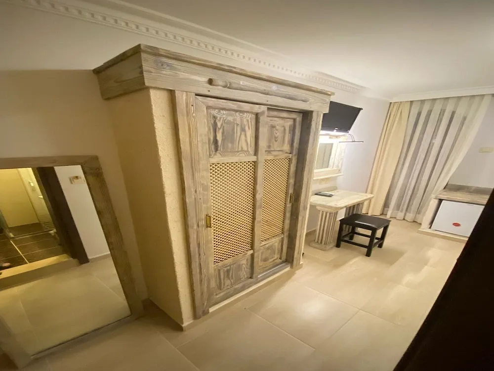 Standard Oda, Balkon, Kısmi Deniz Manzaralı