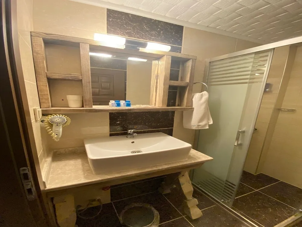 Standard Oda, Balkon, Kısmi Deniz Manzaralı