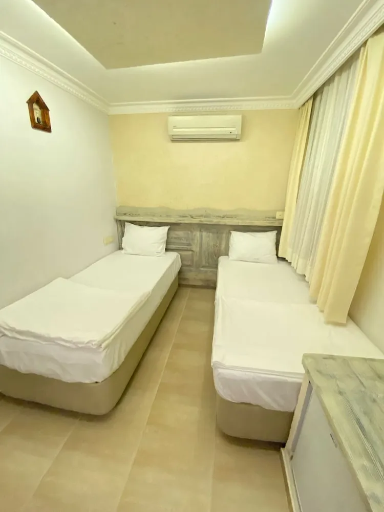Standard Oda, Balkon, Kısmi Deniz Manzaralı