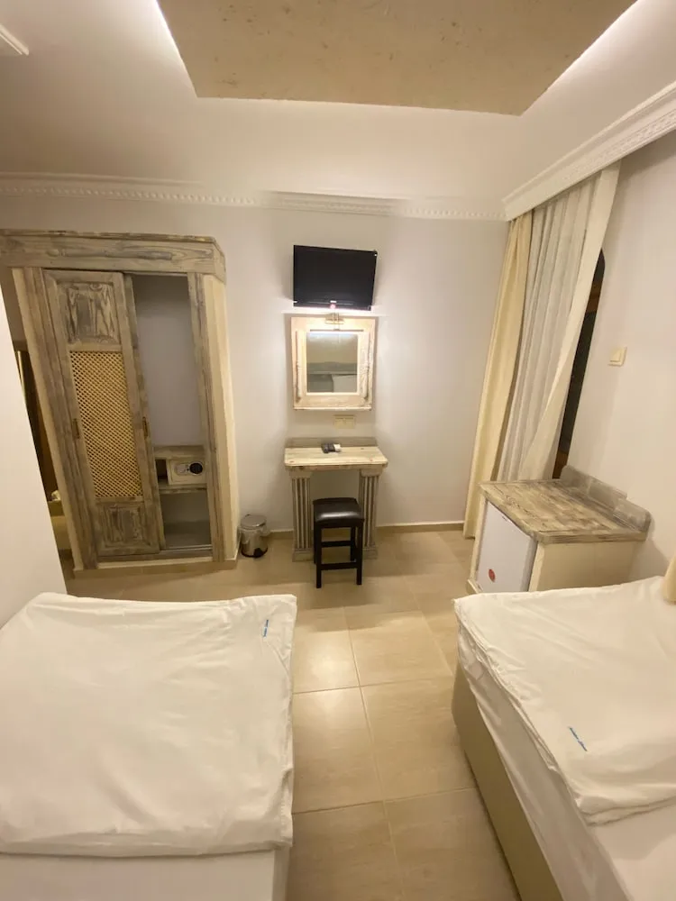 Standard Oda, Balkon, Kısmi Deniz Manzaralı
