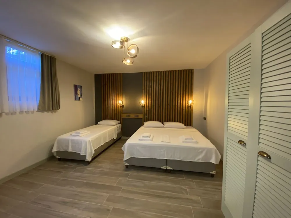 Bodrum Kat Üç Kişilik Oda
