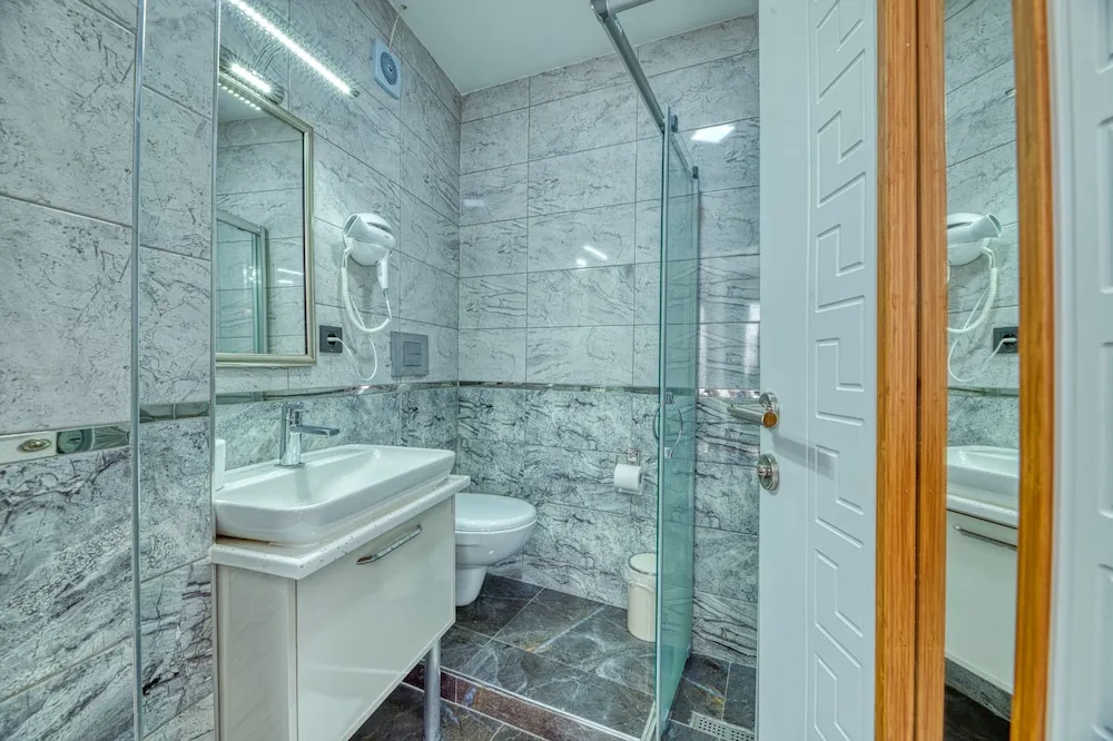 Deluxe Oda, 1 En Büyük (King) Boy Yatak, Balkon