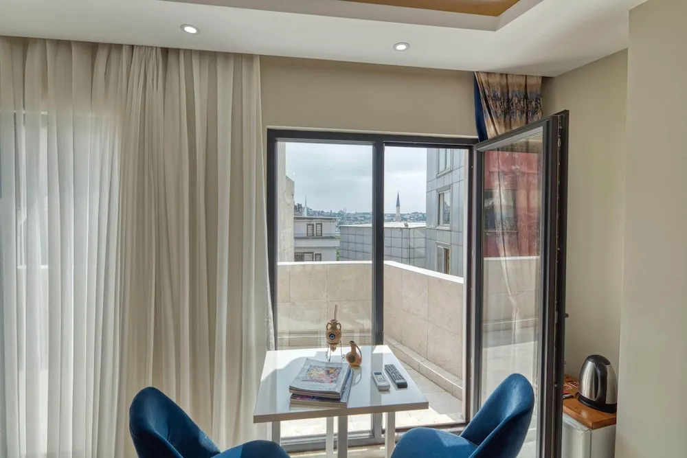 Deluxe Oda, 1 En Büyük (King) Boy Yatak, Balkon