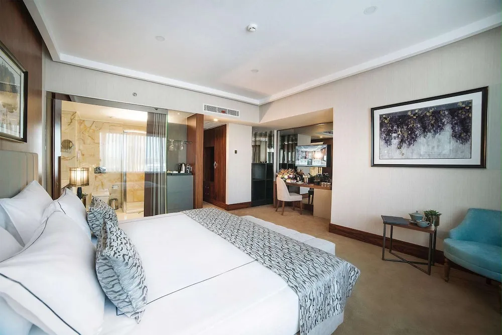 Superior Room Land View