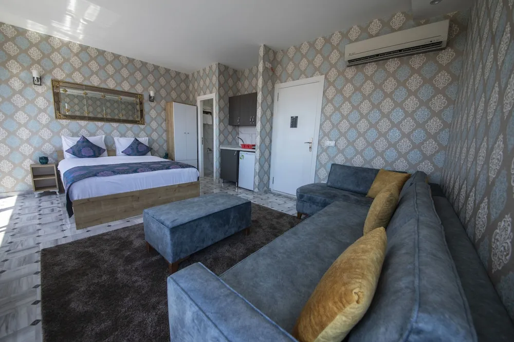 Deluxe Double Room with Balcony and Sea View