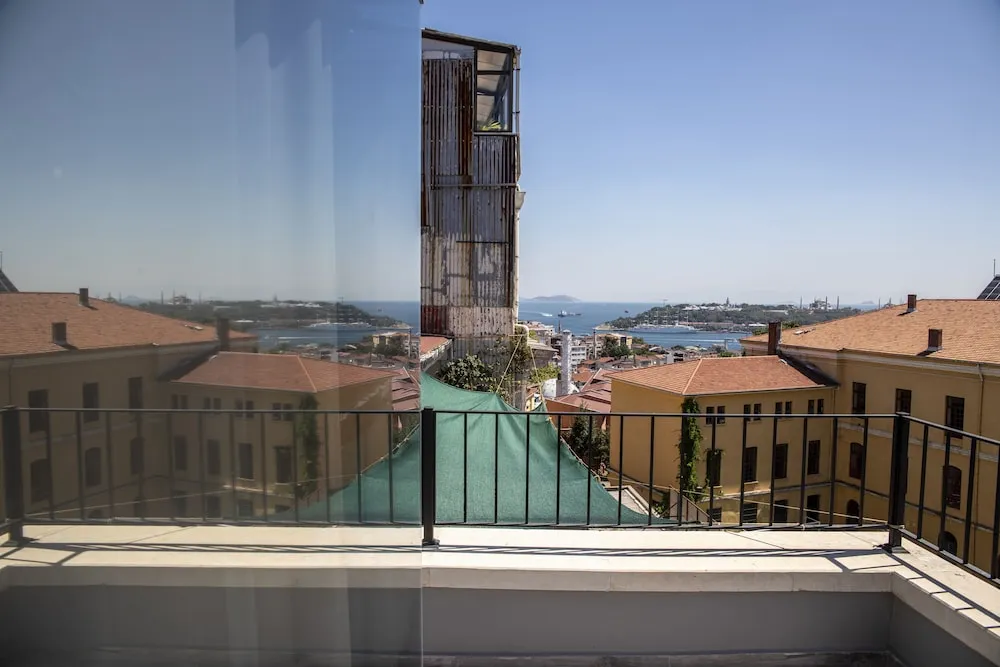 Deluxe Double Room with Balcony and Sea View