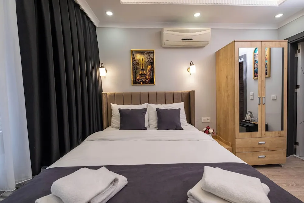 Deluxe Tek Büyük Yataklı Oda